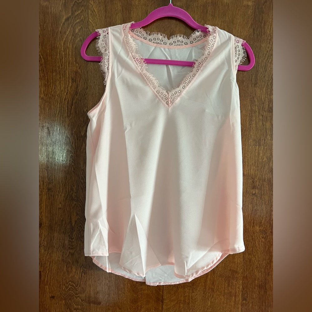 Light pink‎ lace tank top